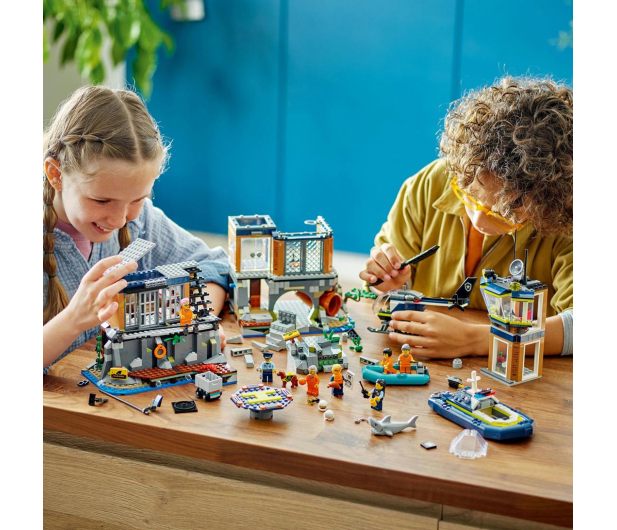 LEGO City 60419 Policja z Więziennej Wyspy - 1203602 - zdjęcie 12